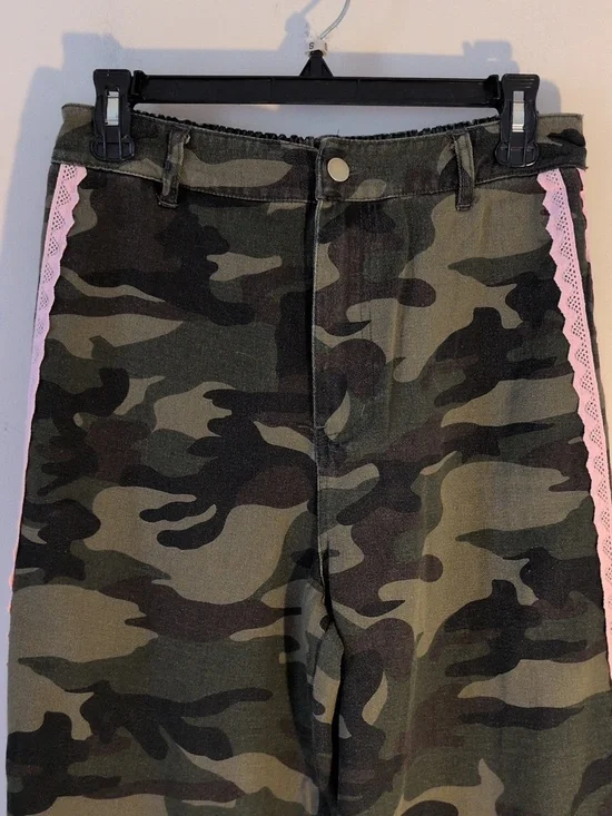 Oddi Los Angeles Washer Camo Wide Leg Pants with Pink Lace Trim S - Picture 8 of 16